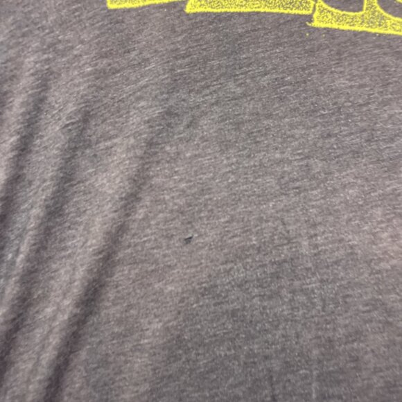 Y2K Volcom Stone Big Distressed Logo Skater Tee Adult Size L Modern Fit Read - Picture 6 of 16